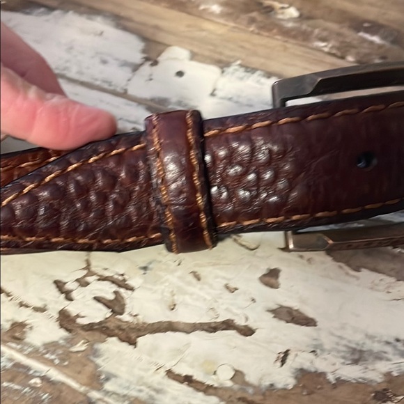 Brown Leather Belt with Textured Finish and Metal Buckle - Picture 6 of 7